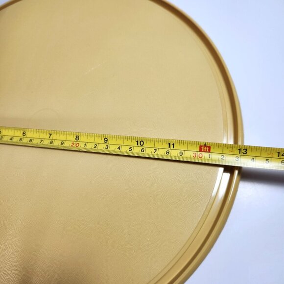 Tupperware Cake Carrier Round with Handle Harvest Gold Made in Canada Vintage - Picture 8 of 10